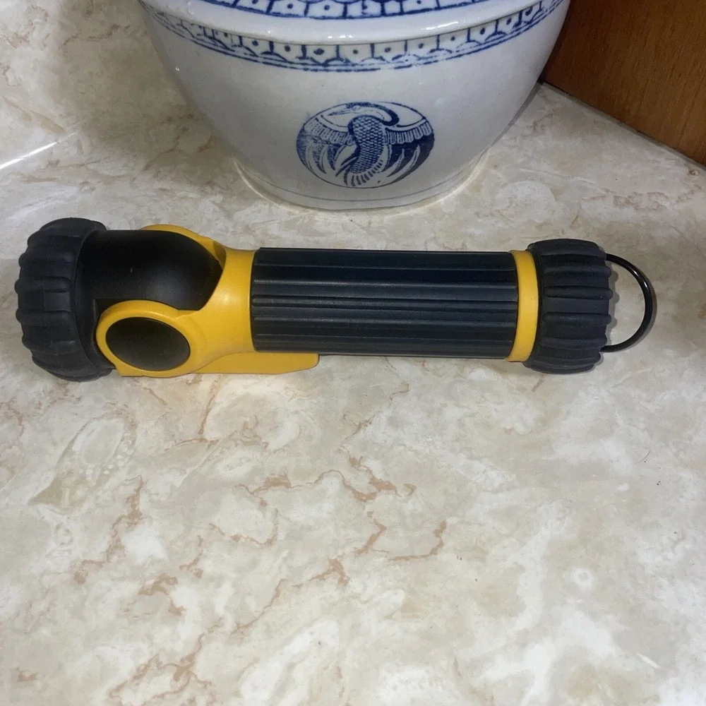 Rayovac Flashlight With Tilt Head. -‎ Tested Works Great